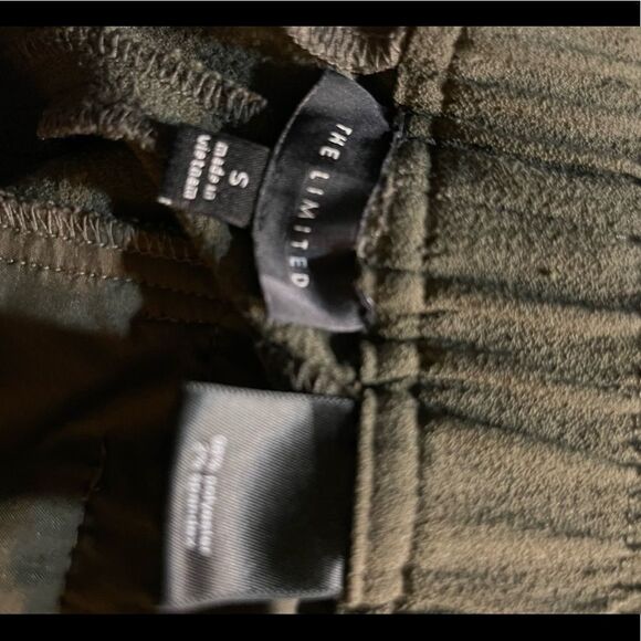 The Limited Wide capris with slits on each Leg - Picture 8 of 8